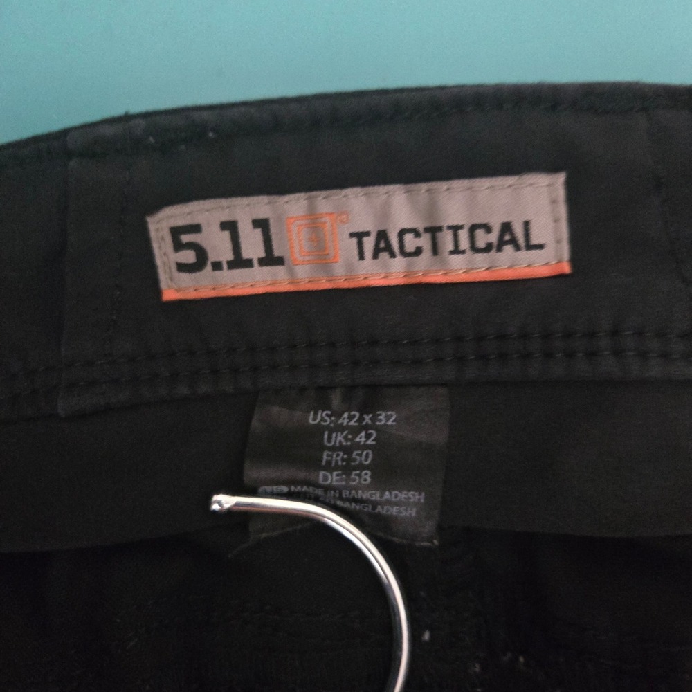 5.11 Tactical Apex Pants Mens 42x32 Black Cargo Work Utility FLAW 74434-019 READ - Picture 4 of 12